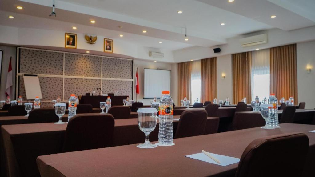 Grand Malioboro Yogyakarta Hotel Exterior photo