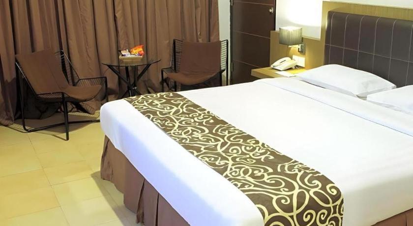 Grand Malioboro Yogyakarta Hotel Exterior photo