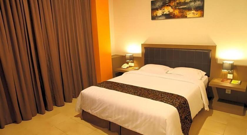 Grand Malioboro Yogyakarta Hotel Exterior photo