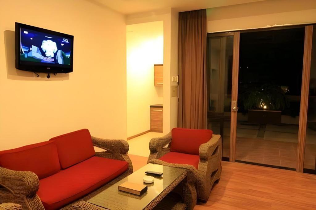 Grand Malioboro Yogyakarta Hotel Exterior photo